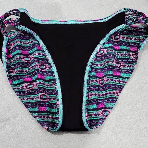 NWOT- BILLABONG CLASSIC BIKINI BOTTOM- SMALL - Picture 7 of 7